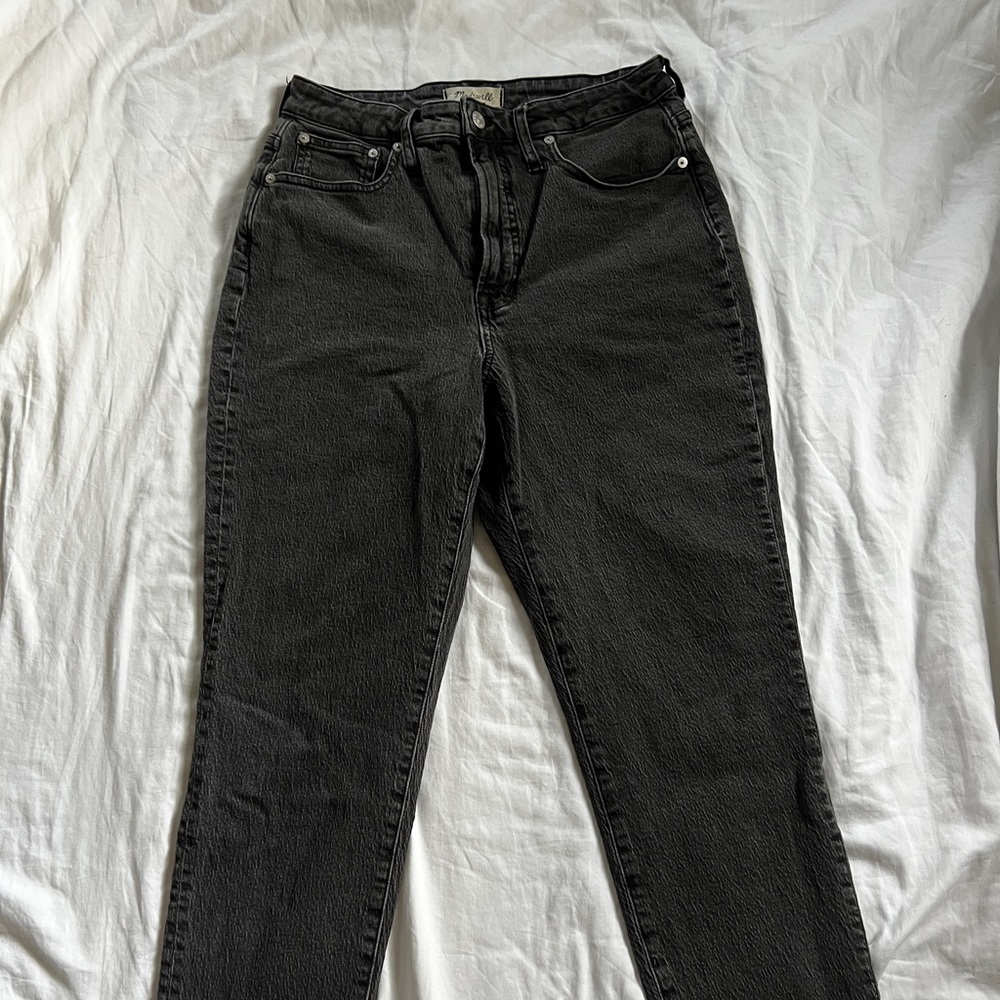 Madewell The Curvy Perfect Vintage Jean in a black/grey washed color